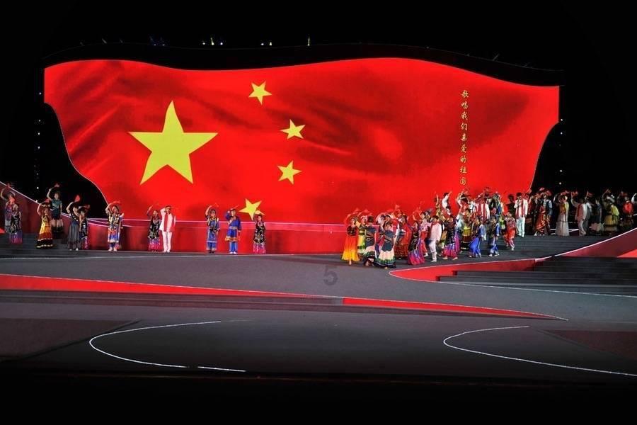 众星欢乐迎腊八：刘诗诗、杨紫秀腊八粥，张馨予欢跃雪地